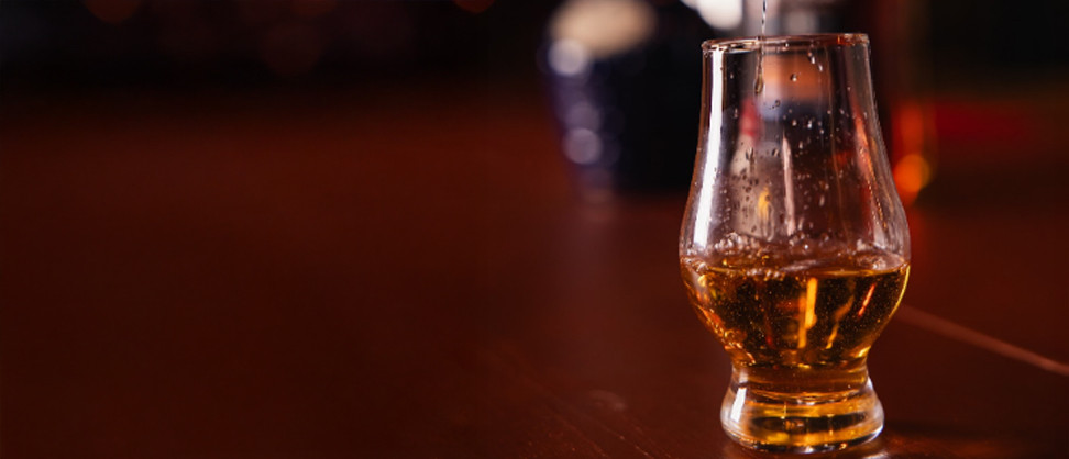 TAJ Curitiba aposta em experiência autodidata e sensorial para se tornar referência em whisky no Brasil