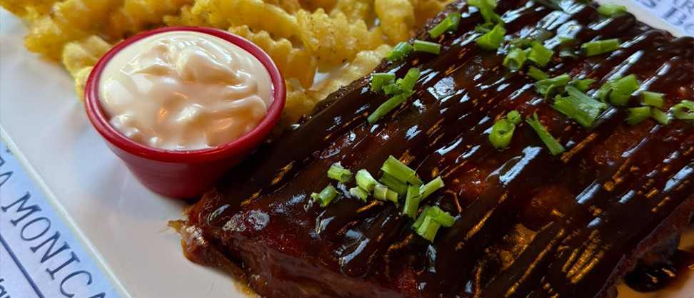 The American Way Cafe oferece menu completo de brunch e almoço
